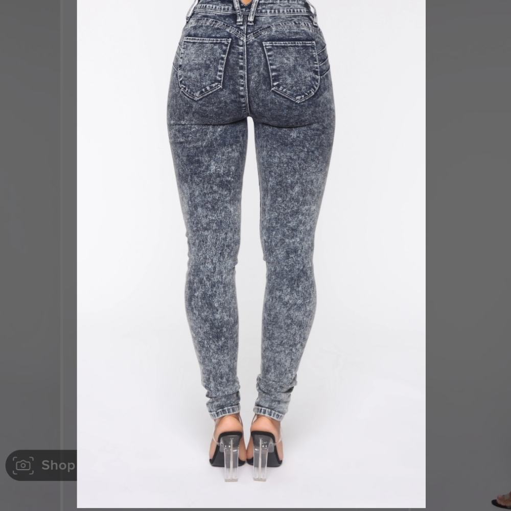 Fashion Nova skinny jean